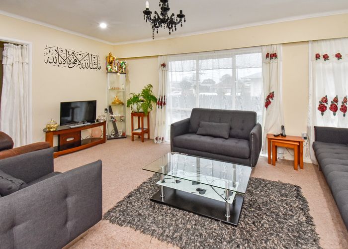  at 8 Cullinan Avenue, Mangere, Auckland