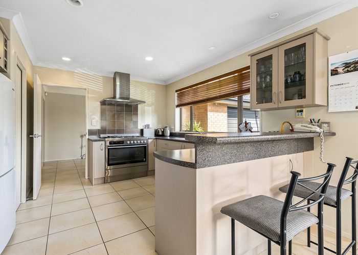  at 13 Paget Drive, Woodend, Woodend