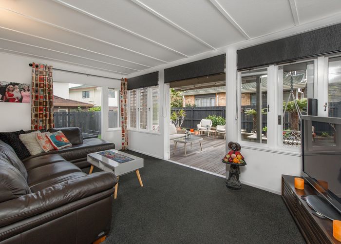  at 1/195 Fisher Parade, Farm Cove, Auckland