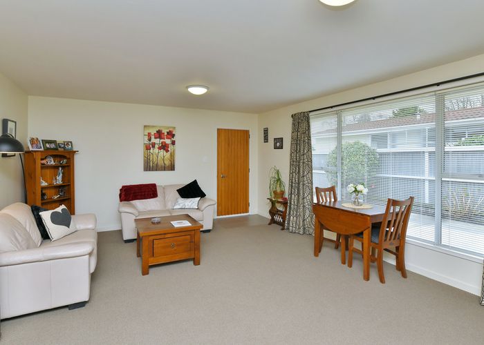  at 1/195 Highsted Road, Casebrook, Christchurch