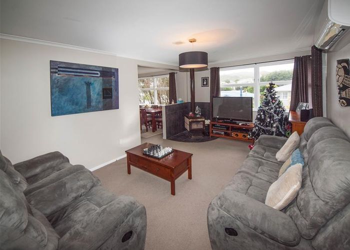  at 8 Lomita Road, Johnsonville, Wellington