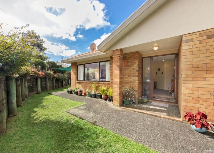  at 9 Milan Drive, Glen Eden, Auckland