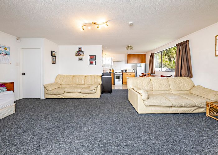  at 2/5 Inca Place, Red Hill, Papakura