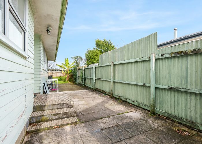  at 52 Roick Parade, Glen Eden, Auckland