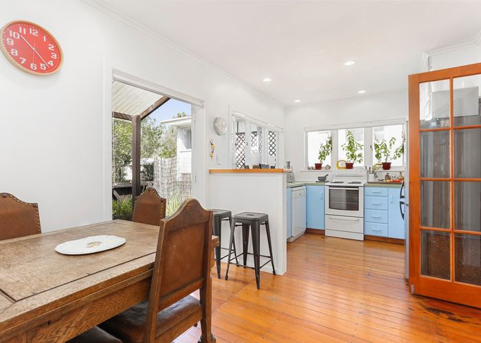  at 30 Glengarry Road, Glen Eden, Auckland
