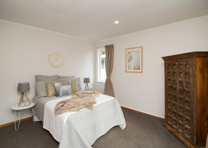  at 8 John Street, Stokes Valley, Lower Hutt