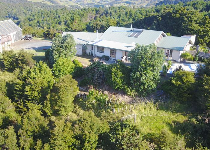  at 41 Cemetery Road, Takahue