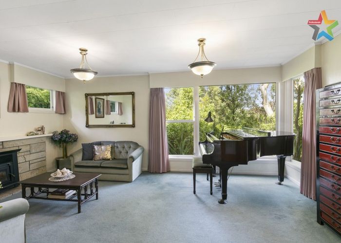  at 18 Sunshine Crescent, Kelson, Lower Hutt