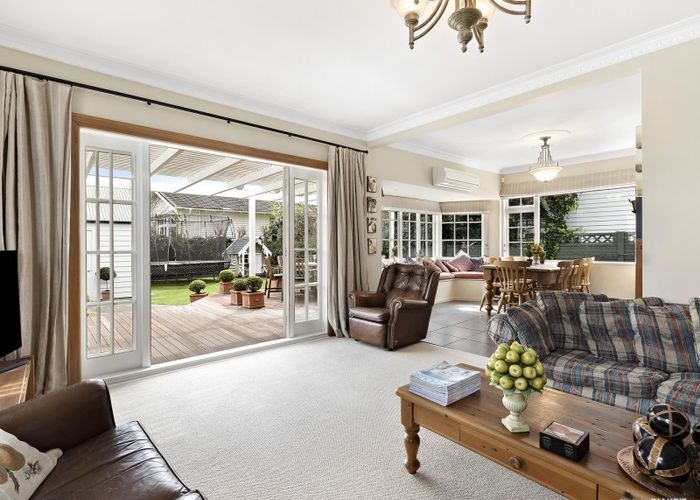  at 7 Glen Iris Grove, Woburn, Lower Hutt