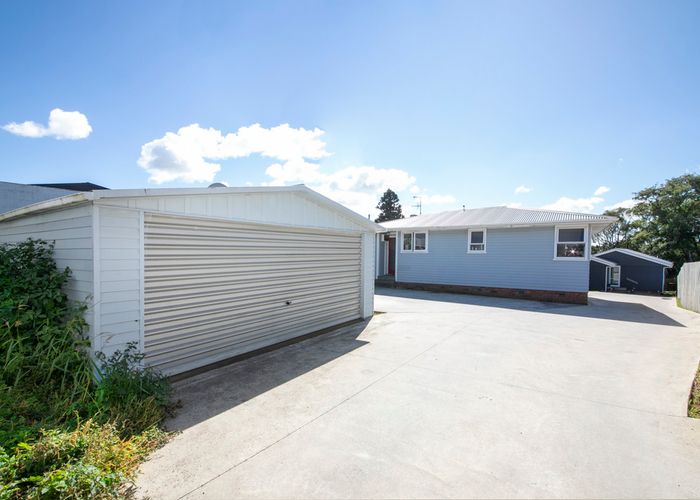  at 127 Tidal Road, Mangere, Auckland