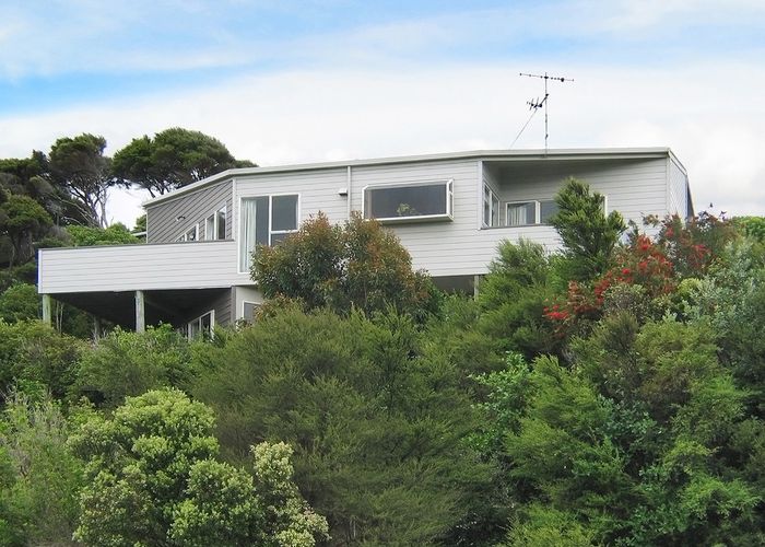  at 39 Exploration Way, Whitby, Porirua
