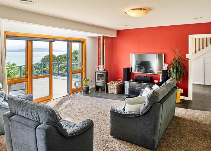  at 46 Ferry Road, Days Bay, Lower Hutt