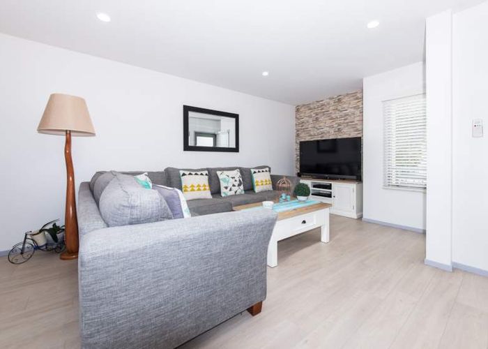  at 3 Winery Way, Henderson, Auckland