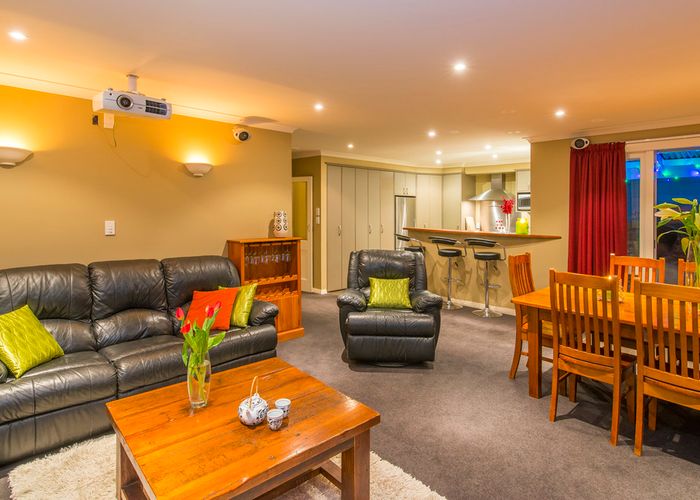  at 44 Eden Street, Island Bay, Wellington