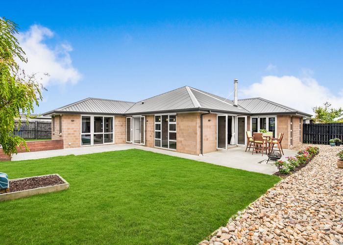  at 8 Vivien Place, Patumahoe, Pukekohe