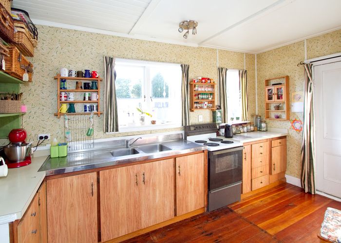  at 351 Cambridge Road, Hillcrest, Hamilton