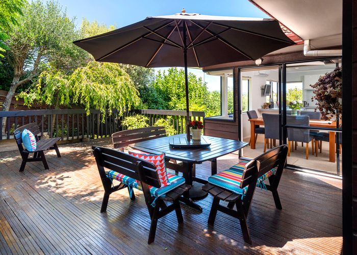  at 2/127 Sandspit Road, Shelly Park, Auckland