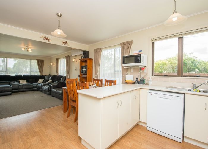  at 66 Southsea Crescent, Silverdale, Hamilton