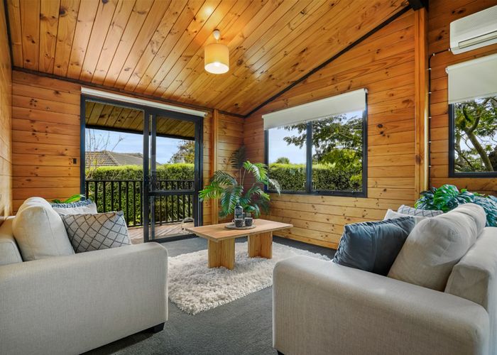  at 15 Storey Avenue, Forest Lake, Hamilton