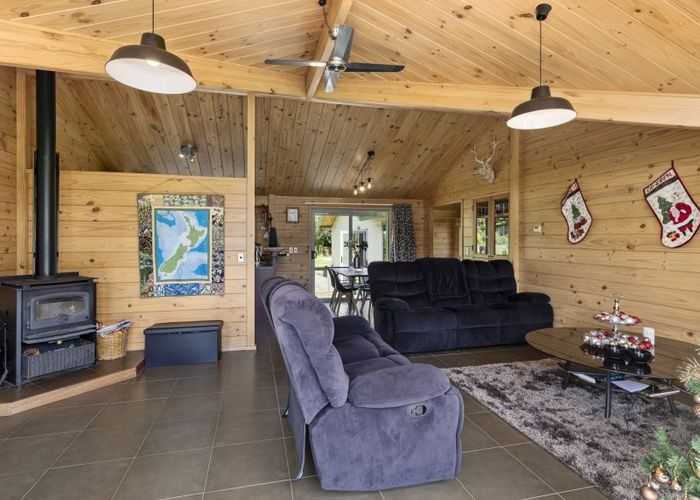  at 49 Kakariki Way, Whitemans Valley, Upper Hutt