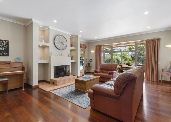 at 15 Lowe Road, Hamilton