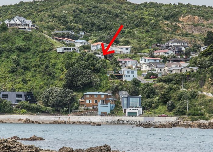  at 172 Severn Street, Island Bay, Wellington