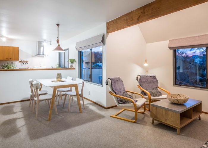  at 98A Creswick Terrace, Northland, Wellington