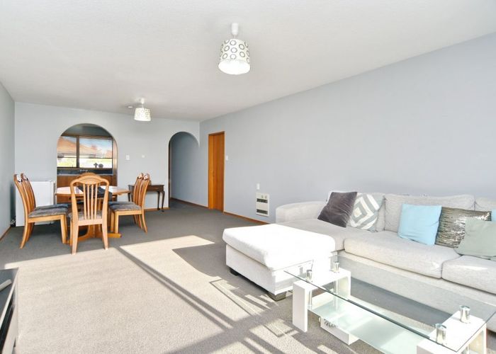  at 2/11 Dumfries Drive, Hei Hei, Christchurch