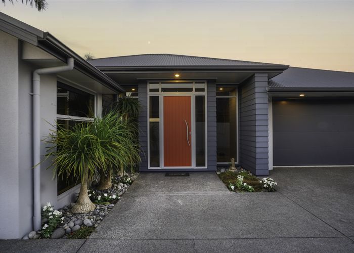  at 12 The Rocks, Flagstaff, Hamilton