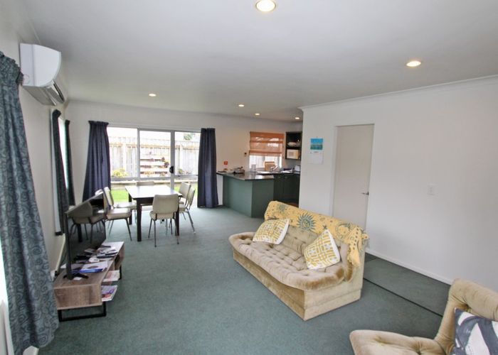  at 11 Pohutukawa Grove, Titahi Bay, Porirua