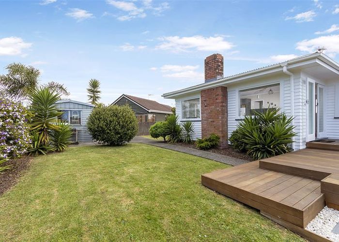  at 1/69 Andrew Road, Howick, Auckland