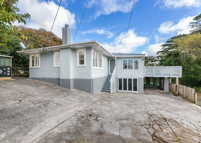  at 5 Henderson Valley Road, Henderson, Auckland
