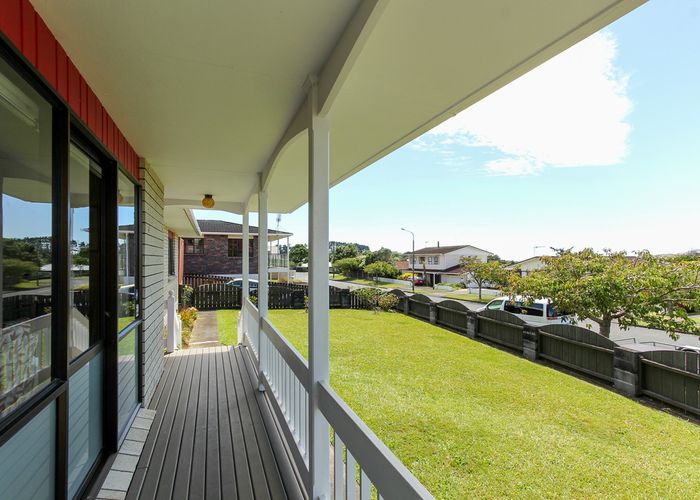  at 8 Virginia Place, Whalers Gate, New Plymouth
