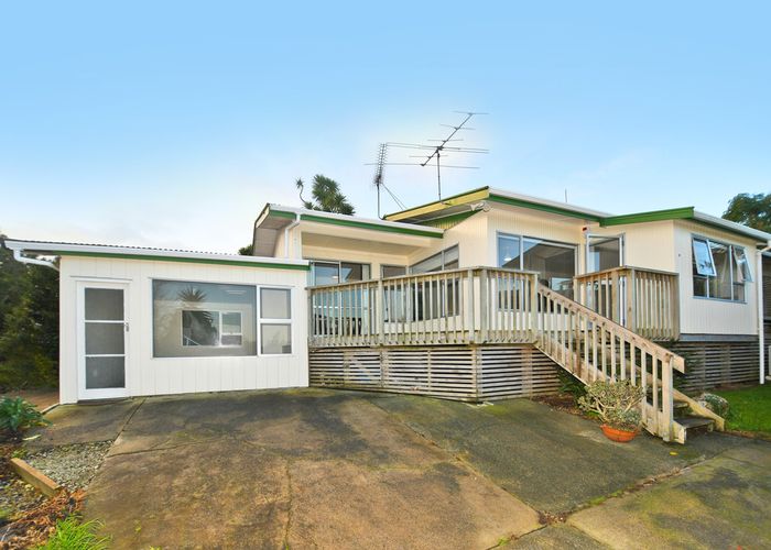  at 9 KENDALE DR, Leigh, Leigh