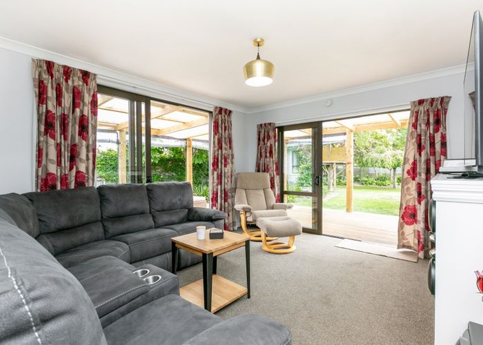  at 11 Apatu Road, Waipatu