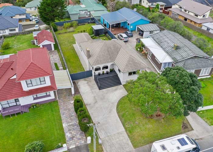  at 521 Hillsborough Road, Mount Roskill, Auckland