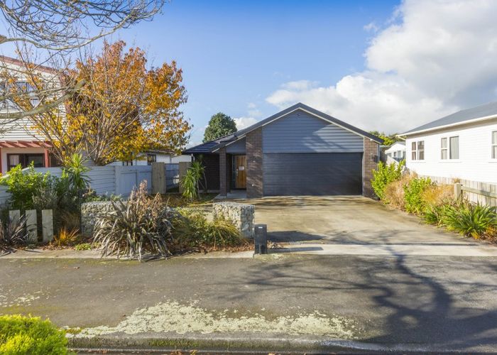 Free property data for 98 Gibbons Street, Ebdentown, Upper Hutt homes