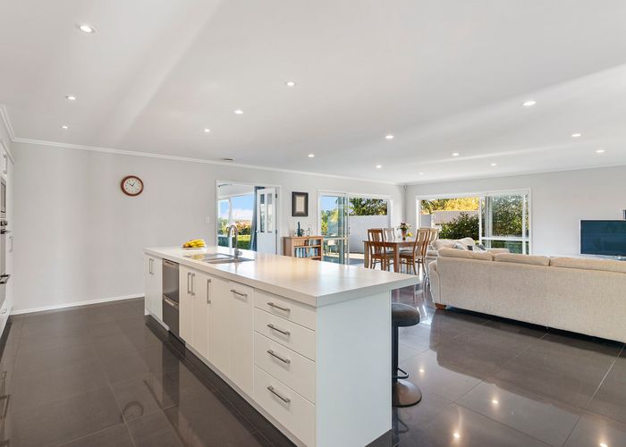  at 42 Sovereign Street, Flat Bush, Auckland