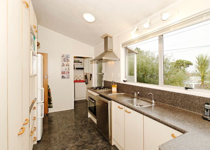  at 11 Glen Road, Ranui, Auckland