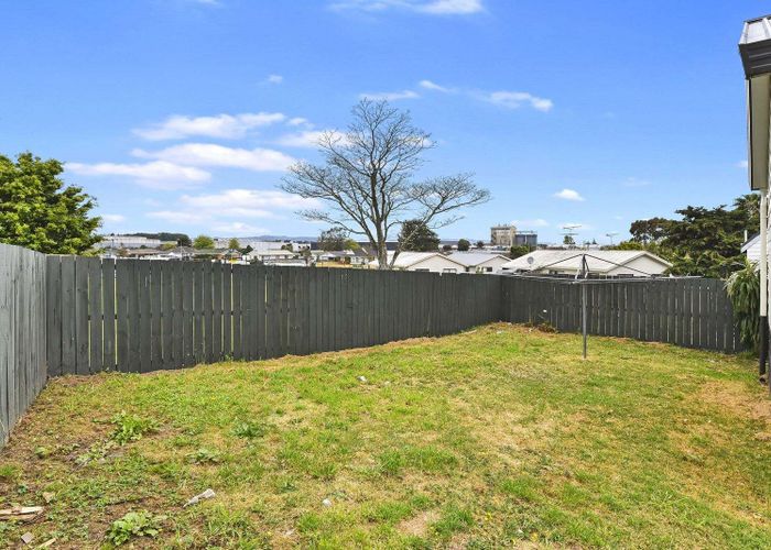  at 2/20 Solveig Place, Randwick Park, Auckland