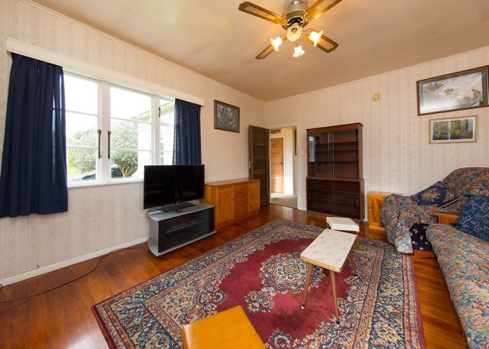  at 6 Renton Road, Mount Albert, Auckland