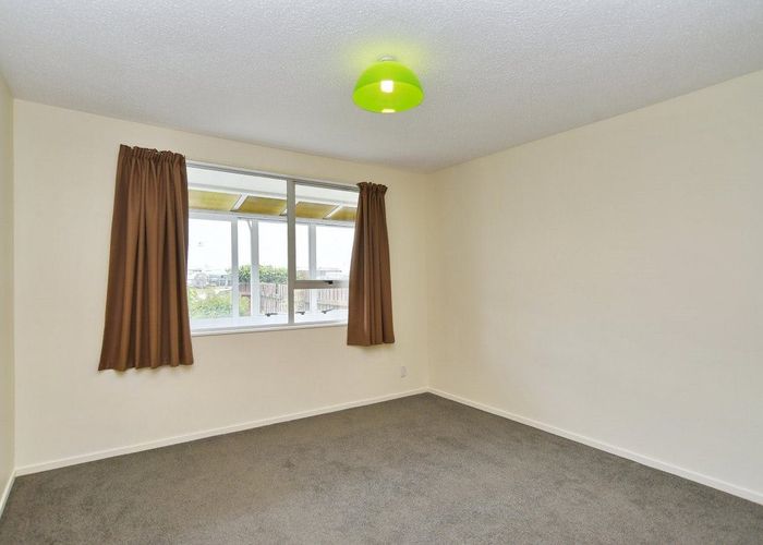  at 32 Epsom Road, Sockburn, Christchurch