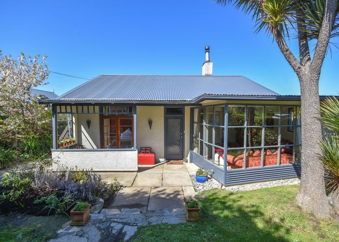  at 8 Queen Street, Brighton, Dunedin