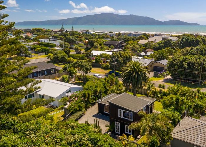  at 44 Ngapaki Street, Waikanae Beach, Waikanae