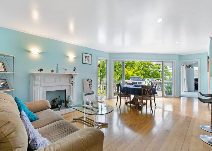  at 1/14 Kiteroa Terrace, Rothesay Bay, Auckland