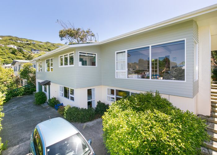  at 8 Arapiko Street, Johnsonville, Wellington