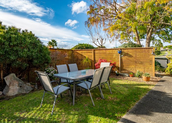  at 10 Meadowviews Drive, Welcome Bay, Tauranga