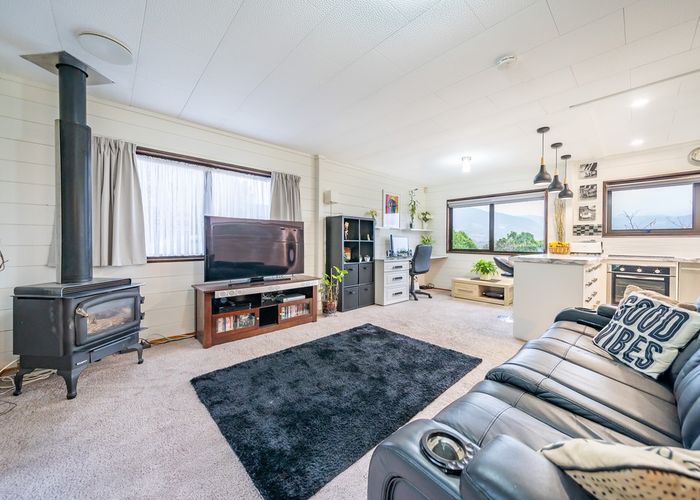  at 42 Rembrandt Avenue, Tawa, Wellington
