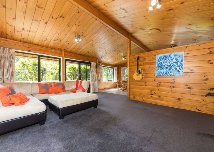  at 4 Parklands Avenue, Swanson, Auckland