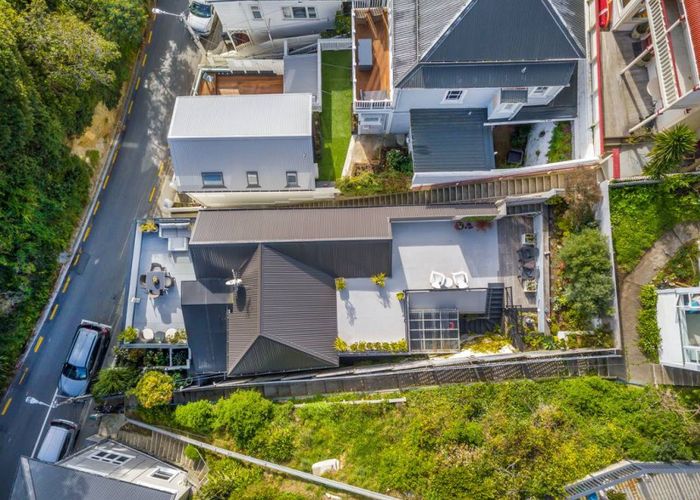  at 17 Hay Street, Oriental Bay, Wellington